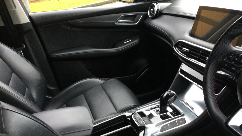 MG HS 1.5 T-GDI PHEV SE 5dr Auto Hatchback